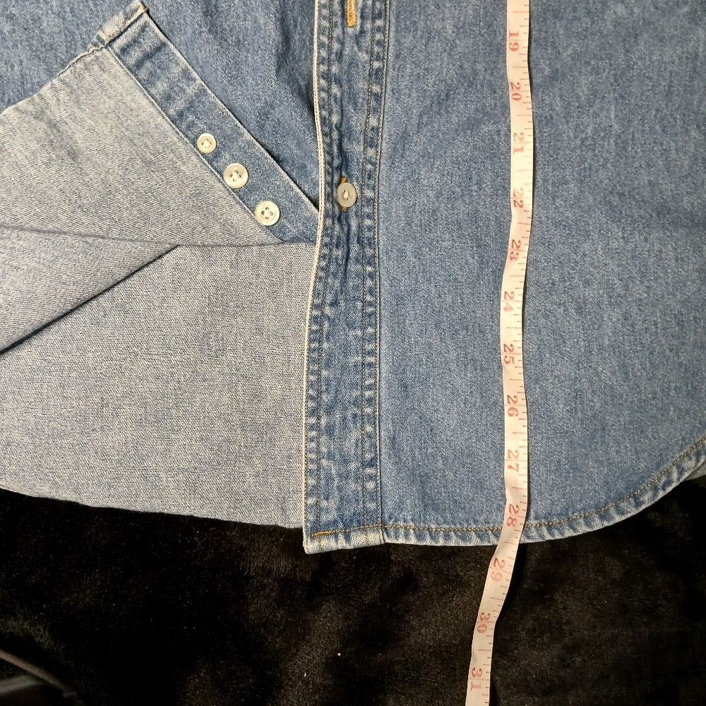 Disney Store Denim Button Up Shirt M Winnie The Pooh Tigger Eor Owl Piglet - Picture 11 of 12